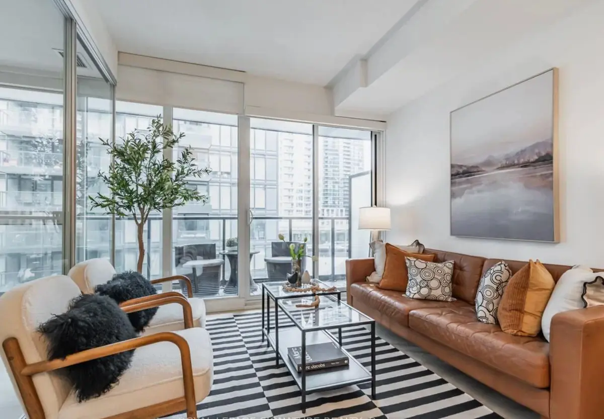 90 Queens Wharf RD #508, Toronto C01, ON M5V 0E6