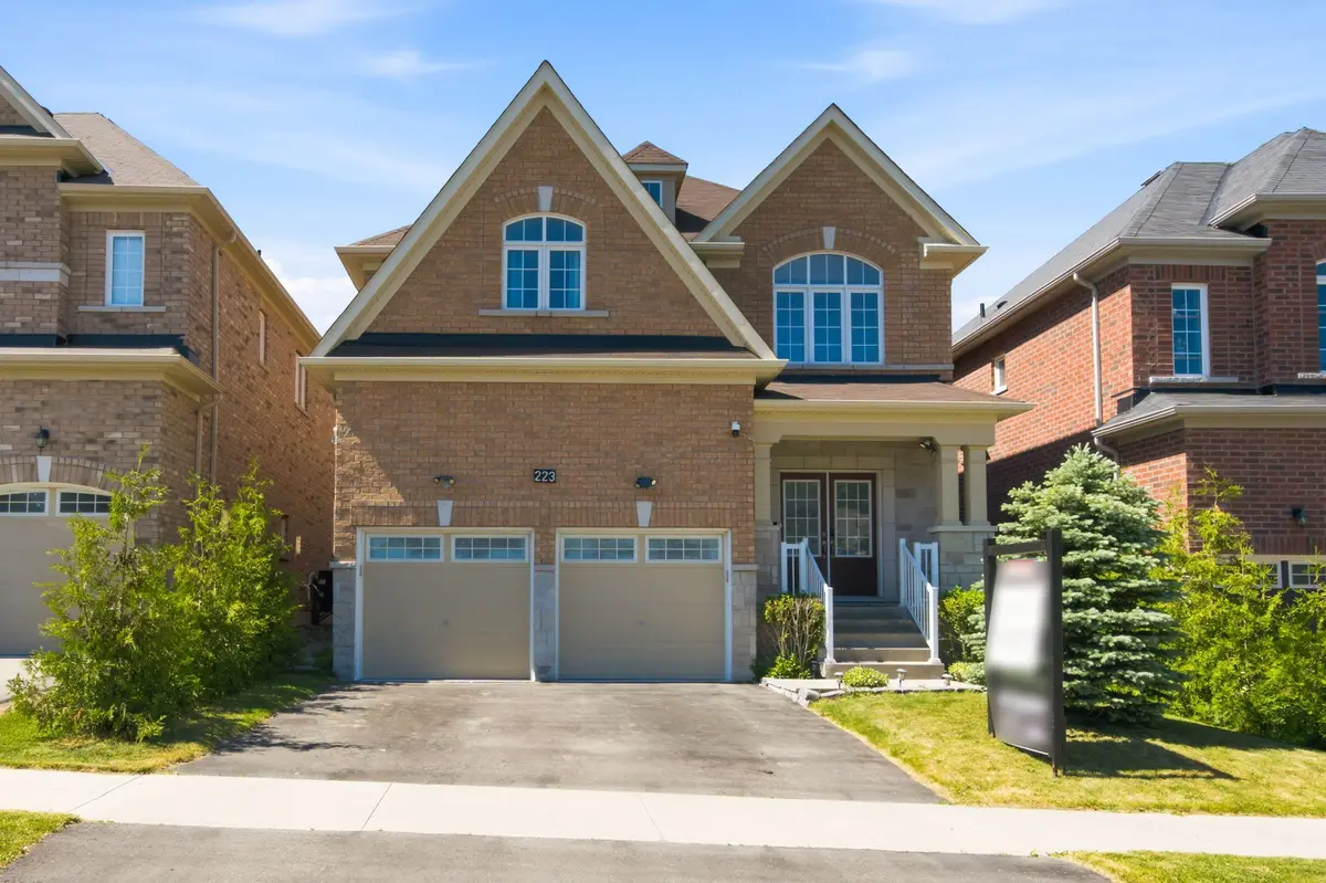 223 Lyle DR, Clarington, ON L1C 0V6