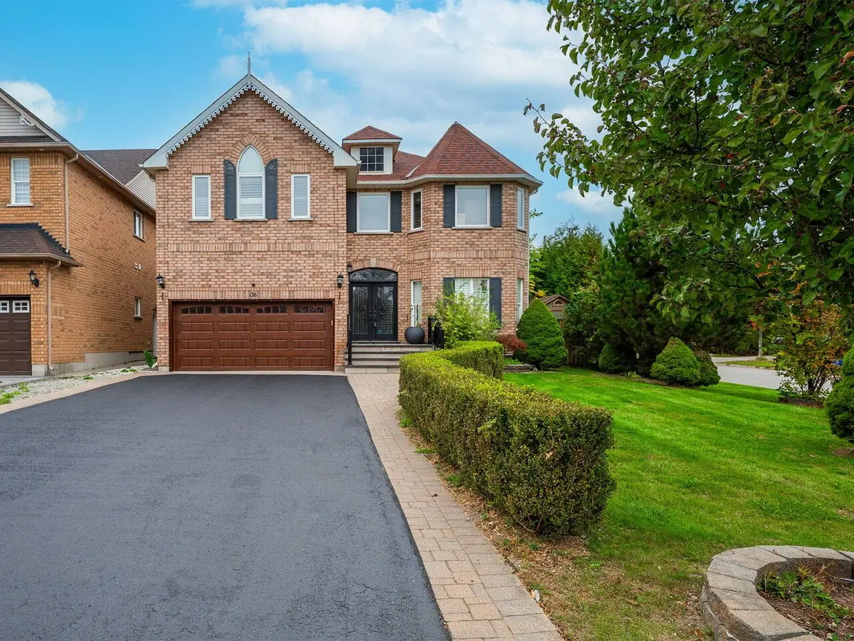 136 English Oak DR, Richmond Hill, ON L4E 4G4