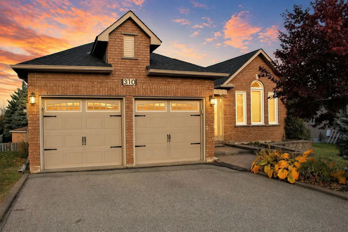 310 Chambers CRES, Newmarket, ON L3X 1T2