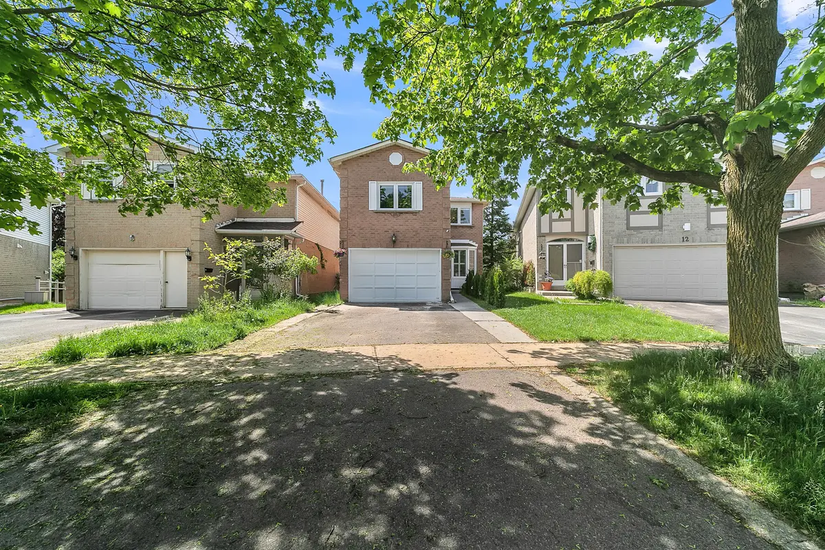 10 Park Lane CIR, Richmond Hill, ON L4C 6S8