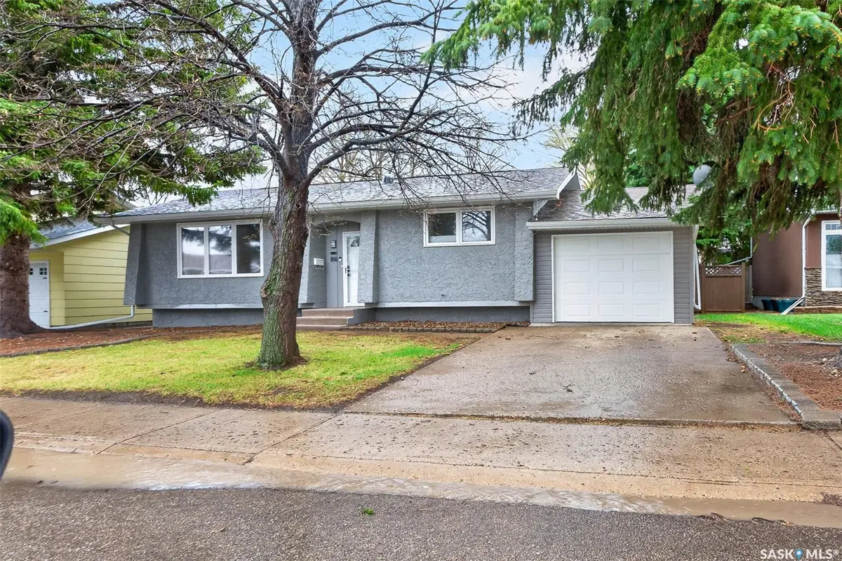 1227 Pascoe DRIVE E, Moose Jaw, SK S6H 7A2