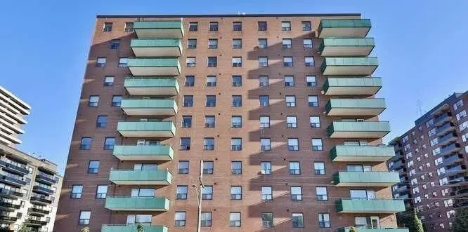 49 Queen ST E #501, Mississauga, ON L5G 4N6