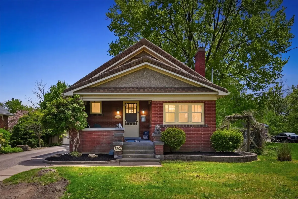 392 Queenston ST, St. Catharines, ON L2P 2X9