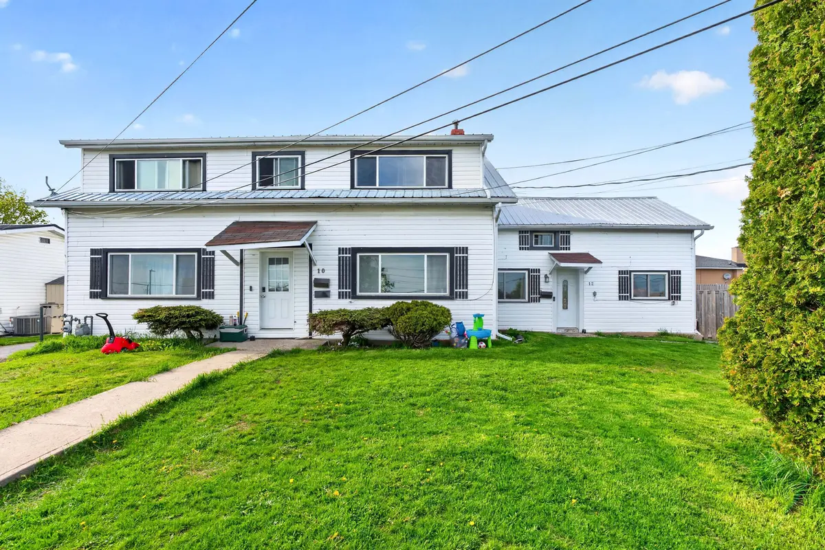 10/12 Manitou CRES E, Loyalist, ON K7N 1B6