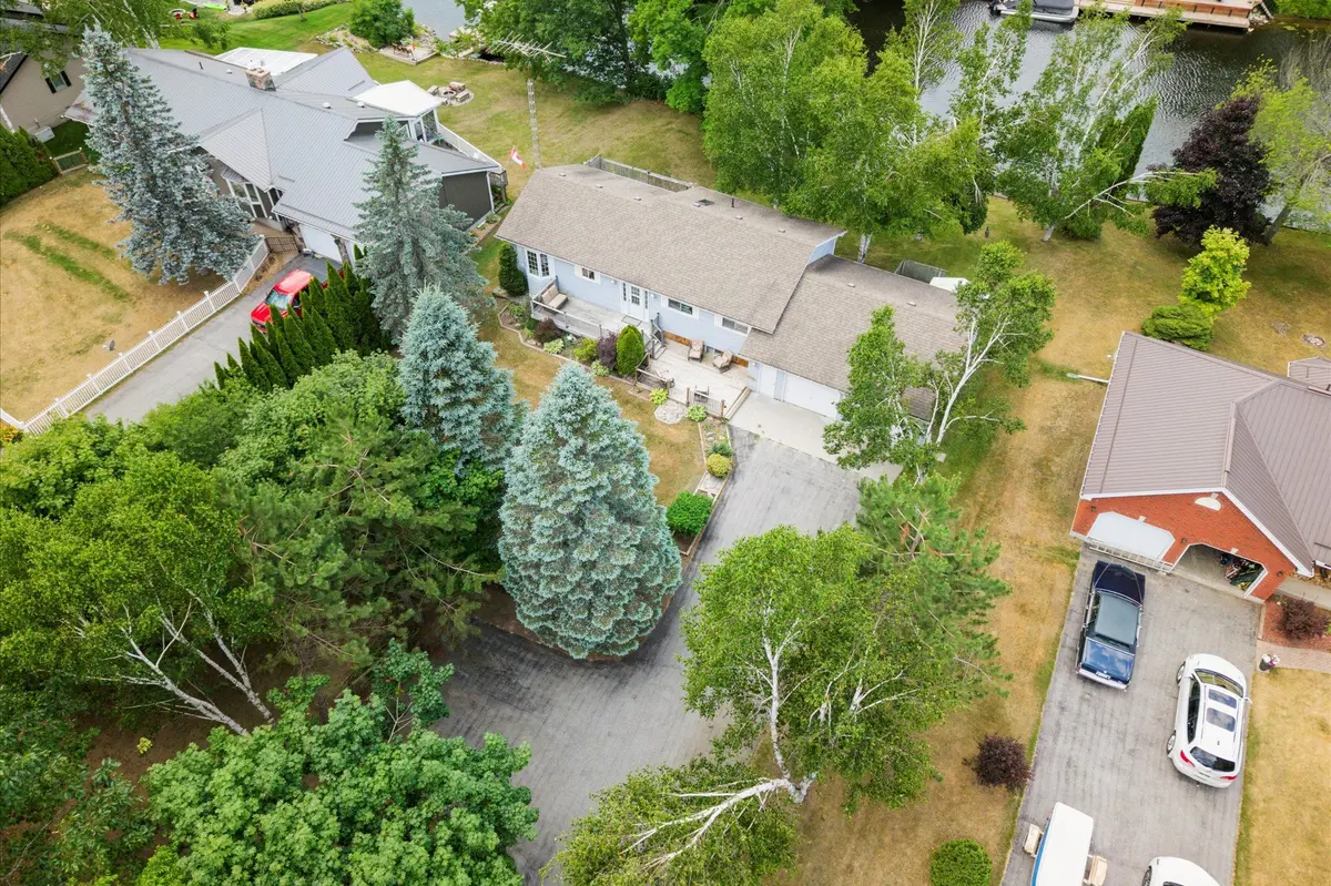 6 Evans DR, Kawartha Lakes, ON K0M 1N0