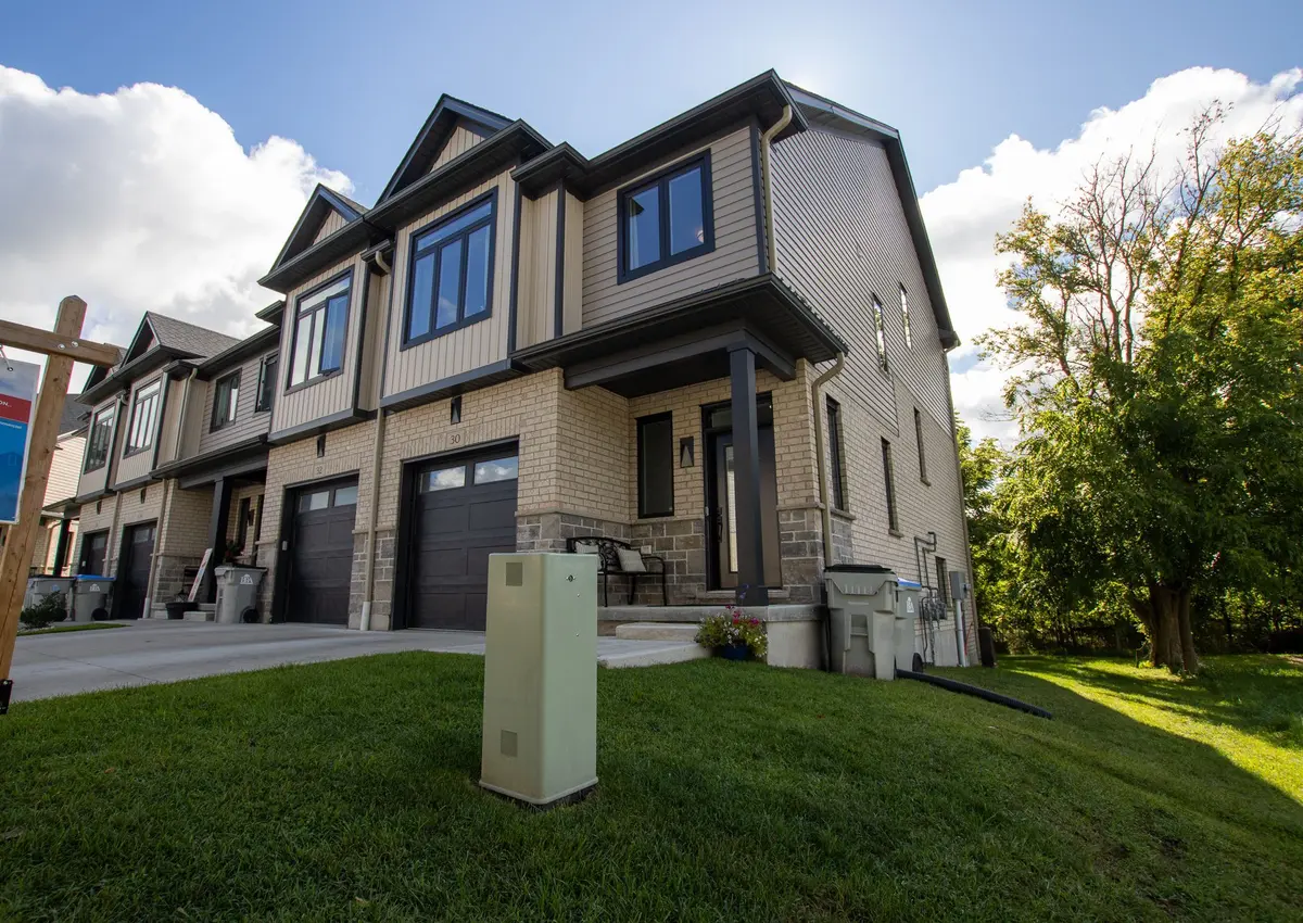 601 LIONS PARK DR #30, Strathroy-caradoc, ON N0L 1W0