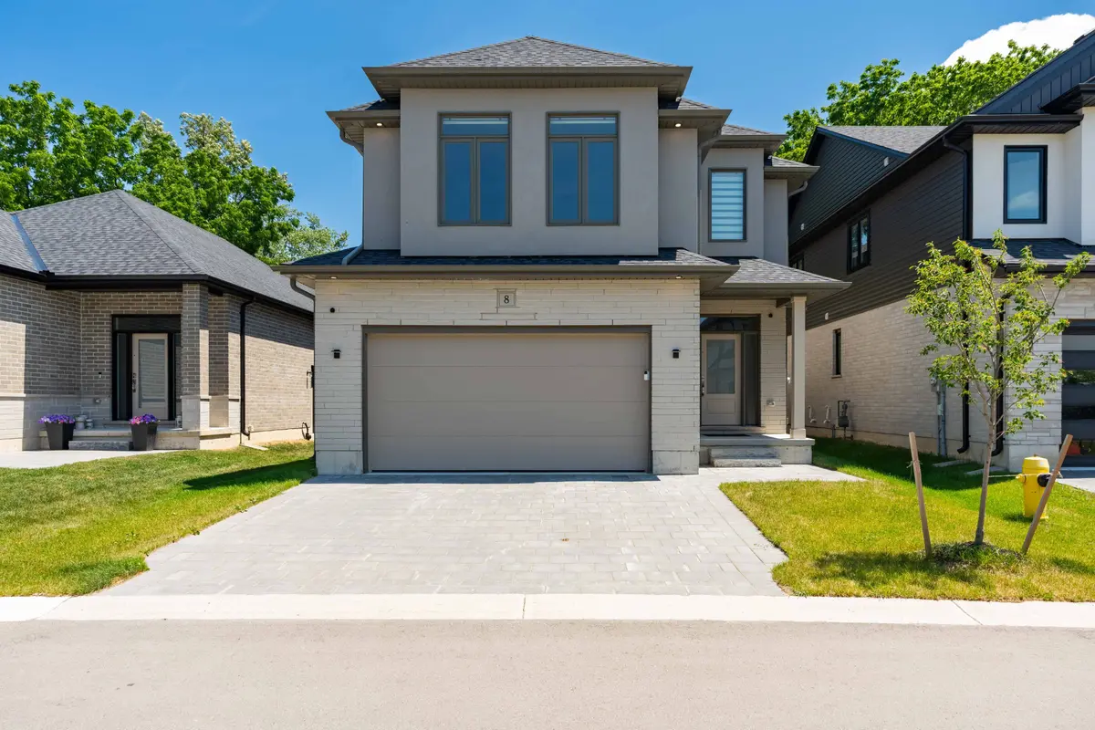 8-7966 Fallon DR, Lucan Biddulph, ON N0M 1V0