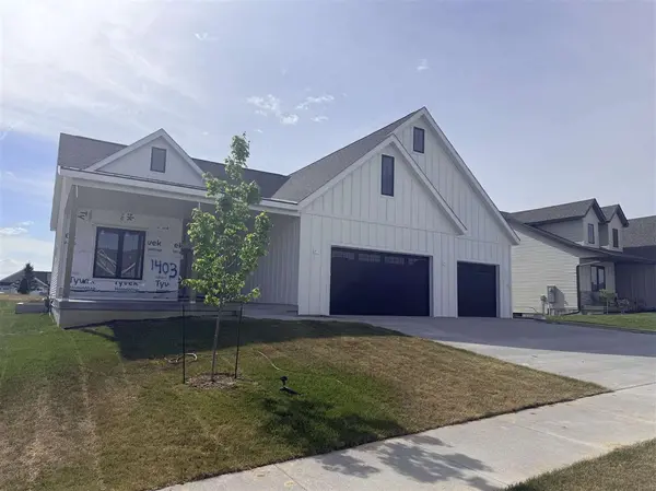 1403 Green Oak Pass, Tiffin, IA 52340
