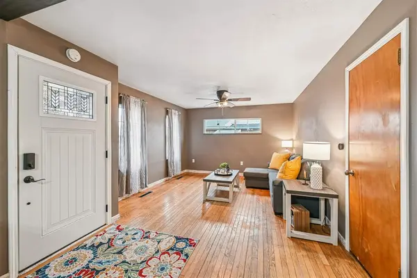 305 Pacific St, Ladora, IA 52251