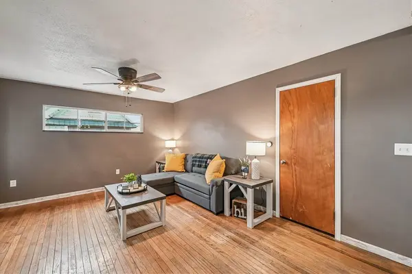 305 Pacific St, Ladora, IA 52251