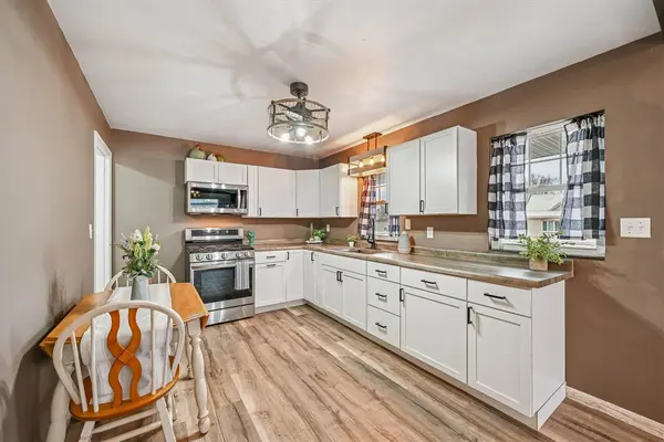 305 Pacific St, Ladora, IA 52251
