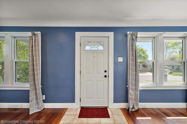 30475 Brentwood ST, Southfield, MI 48076