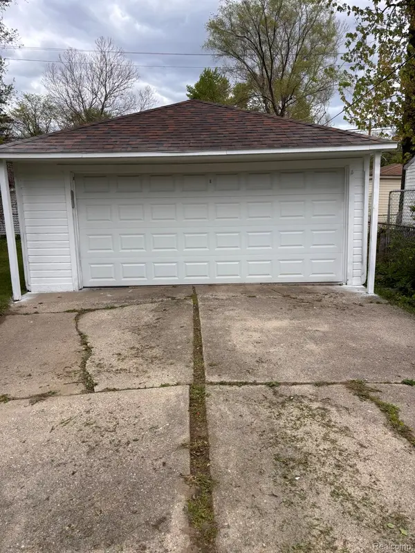5797 E Outer DR, Detroit, MI 48234