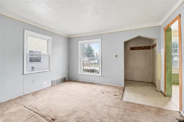1205 E Muir AVE, Hazel Park, MI 48030