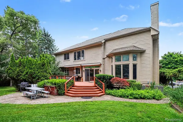 6621 Glenshaw CT, West Bloomfield Charter Township, MI 48322