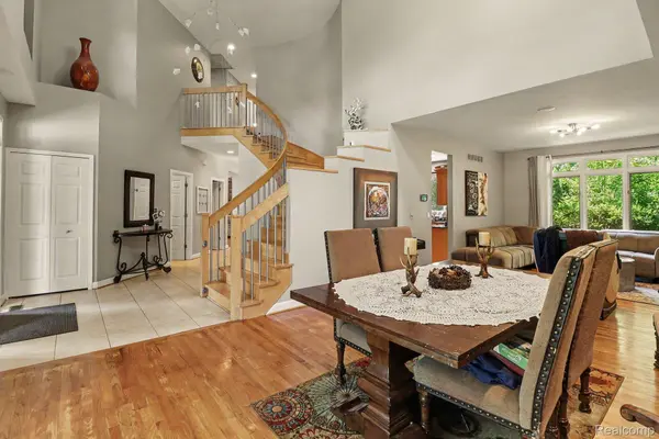 6621 Glenshaw CT, West Bloomfield Charter Township, MI 48322