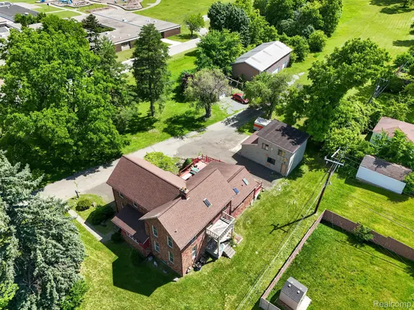 1684 Baldwin AVE, Pontiac, MI 48340