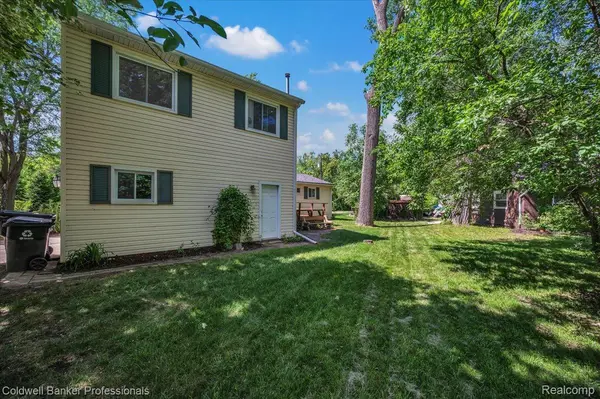 470 Oak Grove DR, Orion Charter Township, MI 48362