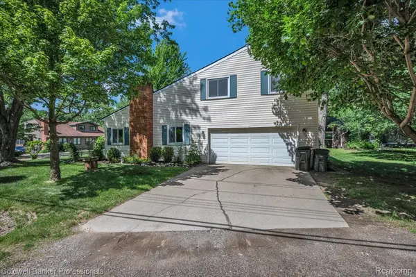 470 Oak Grove DR, Orion Charter Township, MI 48362
