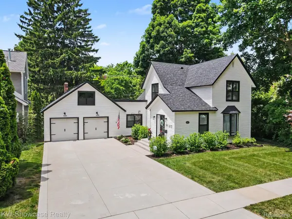 615 Hickory ST, Milford Village, MI 48381