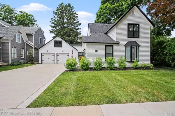 615 Hickory ST, Milford Village, MI 48381
