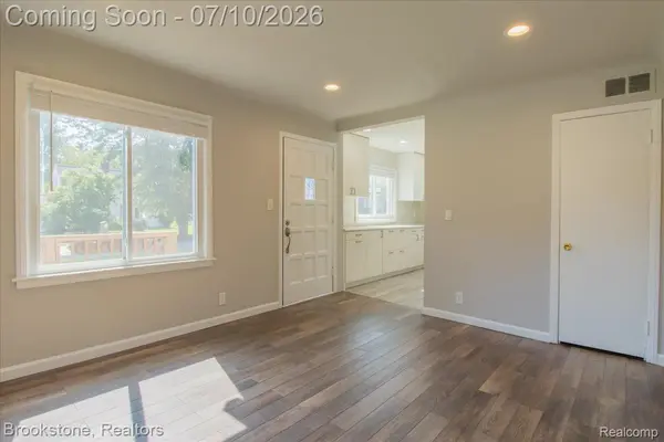 21905 Tulane AVE, Farmington Hills, MI 48336