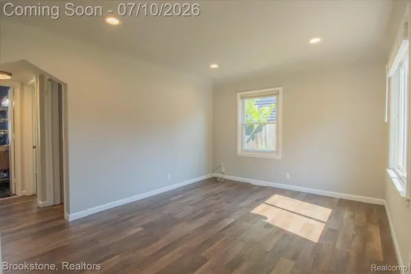 21905 Tulane AVE, Farmington Hills, MI 48336