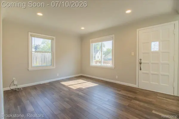 21905 Tulane AVE, Farmington Hills, MI 48336