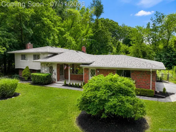 6970 Wing Lake RD, Bloomfield Hills, MI 48301