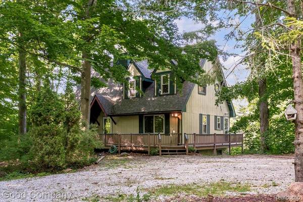 8569 Stonegate DR, Salem Township, MI 48168