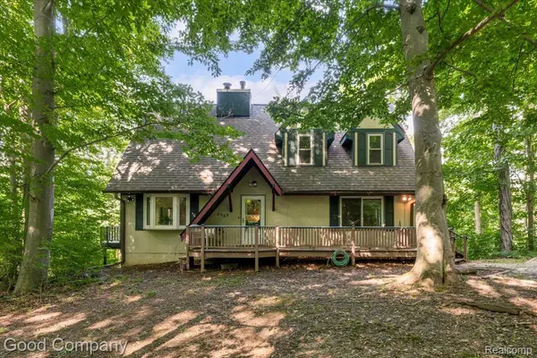 8569 Stonegate DR, Salem Township, MI 48168