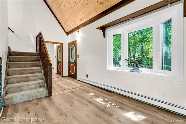 8569 Stonegate DR, Salem Township, MI 48168