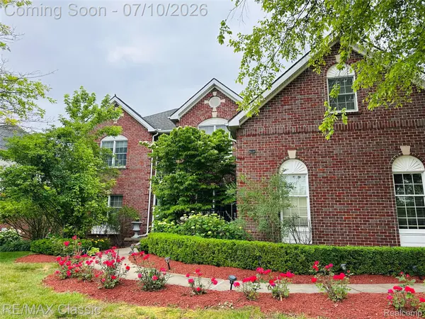 24374 Terra Del Mar DR, Novi, MI 48374