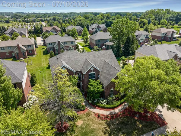 24374 Terra Del Mar DR, Novi, MI 48374