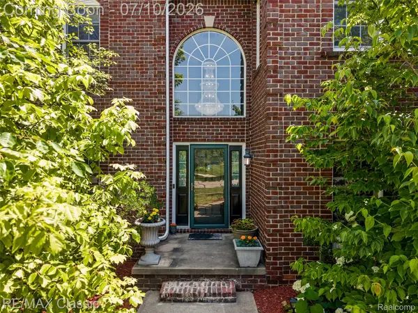 24374 Terra Del Mar DR, Novi, MI 48374