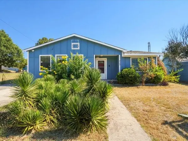 33 Park Lane, Gainesville, TX 76240