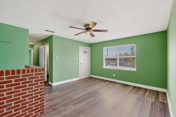 9805 Grady Lane, Dallas, TX 75217