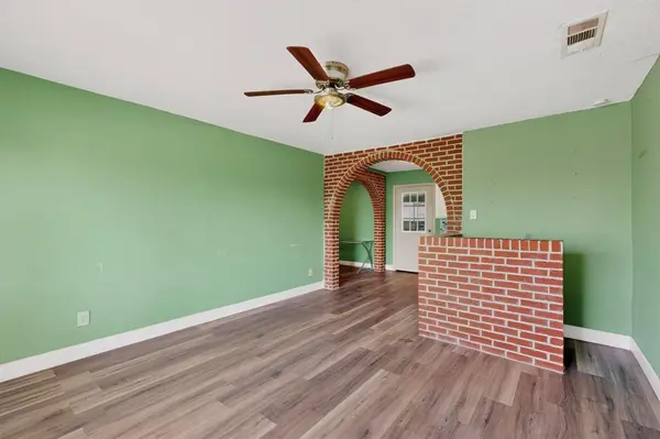 9805 Grady Lane, Dallas, TX 75217