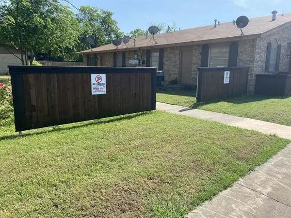 105 W Pine Street, Whitewright, TX 75491
