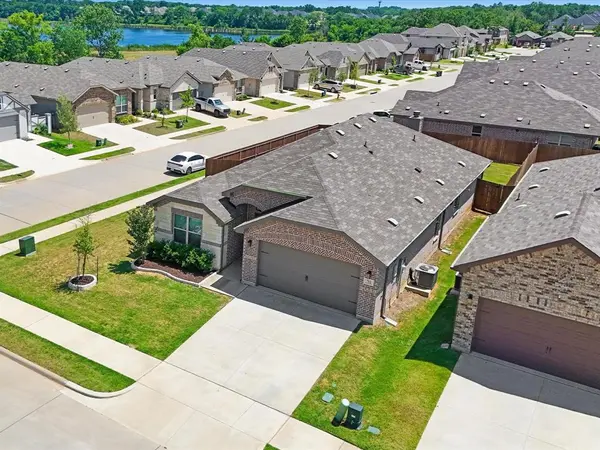 712 Presidio Street, Aubrey, TX 76227