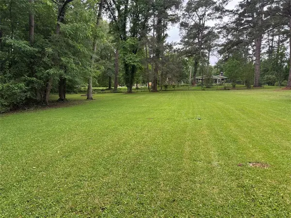 7671 S Lakeshore Drive, Shreveport, LA 71119