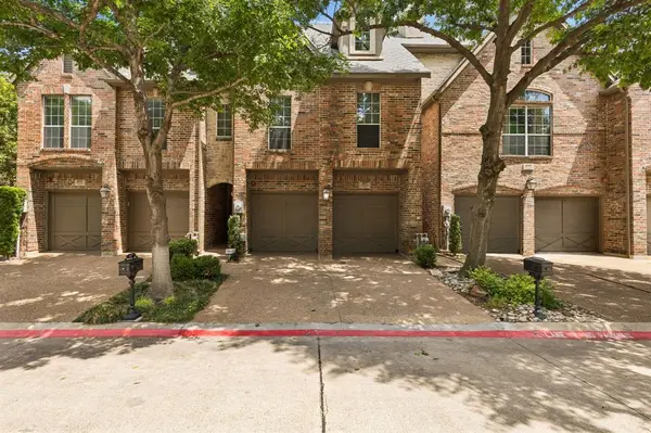 4147 Towne Green Circle, Addison, TX 75001