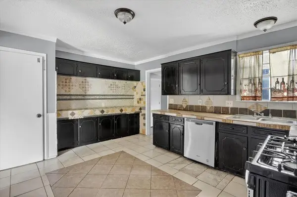 8752 Woodcastle Drive, Dallas, TX 75217