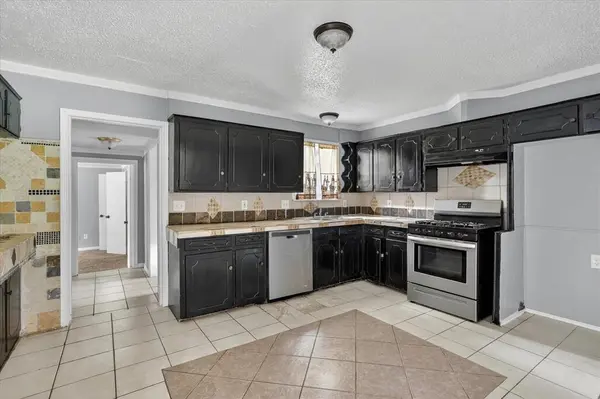 8752 Woodcastle Drive, Dallas, TX 75217