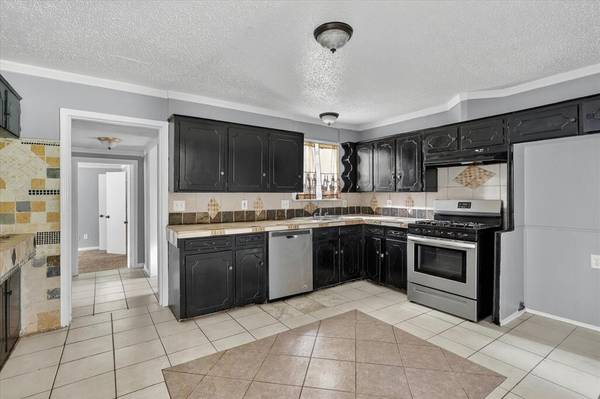 8752 Woodcastle Drive, Dallas, TX 75217