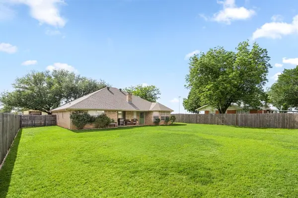 310 Centennial Parkway, Henrietta, TX 76365