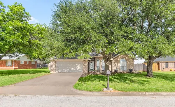 310 Centennial Parkway, Henrietta, TX 76365