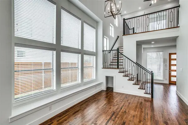 2042 Bickers Street, Dallas, TX 75212