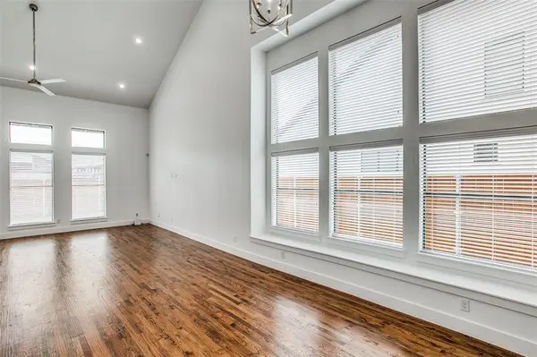 2042 Bickers Street, Dallas, TX 75212